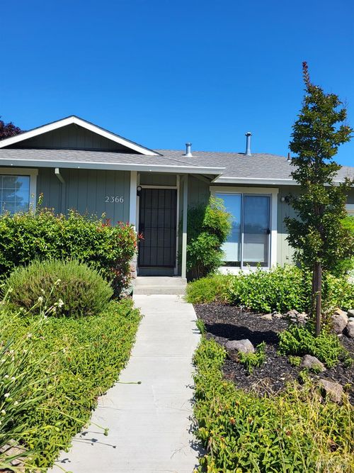2366 Pinercrest Dr, Santa Rosa, CA, 95403-1860 | Card Image