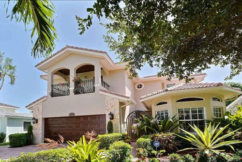 512 Ne 12th Ave, Fort Lauderdale, FL, 33301-1240 | Card Image