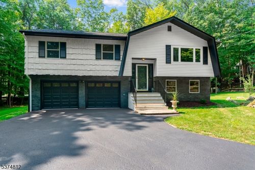 207 Mcpeek Rd, Lafayette, NJ, 07848-4043 | Card Image