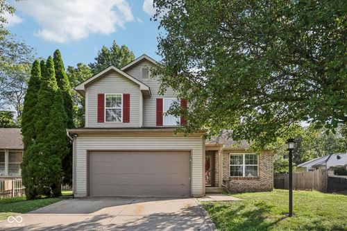 8450 Southern Springs Dr, Indianapolis, IN, 46237-8402 | Card Image