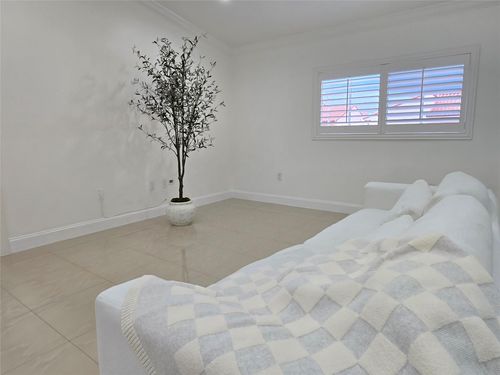 20216-7895 W 29th Ln, Hialeah, FL, 33018-5165 | Card Image