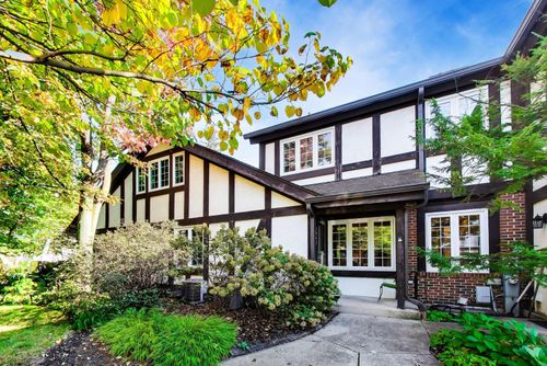 1062 Shermer Rd, Glenview, IL, 60025-2730 | Card Image