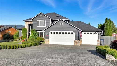 11025 131st Ave Ne, Lake Stevens, WA, 98258-8877 | Card Image