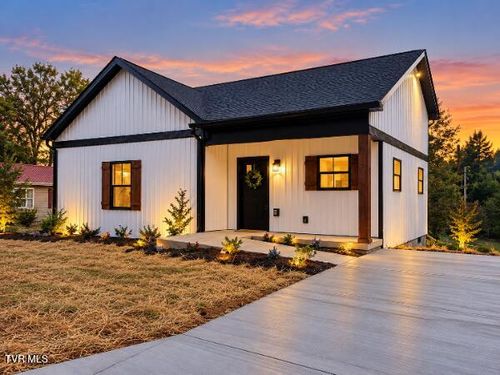 100 Cunningham Rd, Bristol, TN, 37620-5412 | Card Image