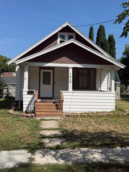 1019 9th Ave N, Fargo, ND, 58102-3507 | Card Image
