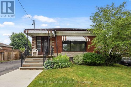 8 Grassington Crescent, Toronto (Woburn), ON, M1G1X5 | Card Image
