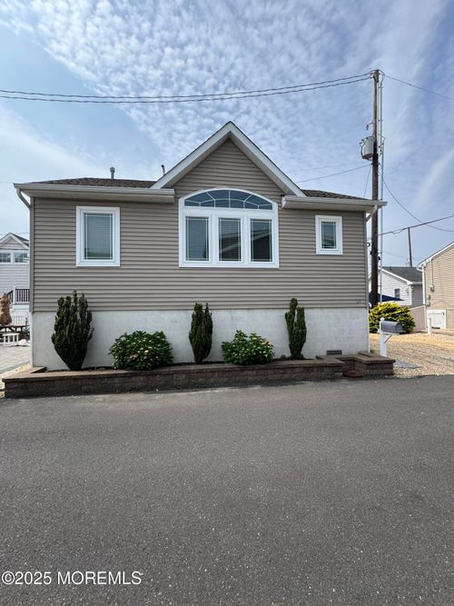 29 E Dune Way, Lavallette, NJ, 08735-1813 | Card Image