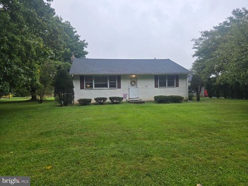 325 E Mount Kirk Ave, EAGLEVILLE, PA, 19403-1041 | Card Image