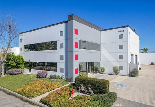 15262 Connector Ln, Huntington Beach, CA, 92649-1118 | Card Image