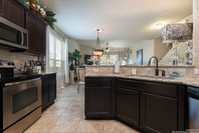 608 Saddlehorn Way, House other with 4 bedrooms, 3 bathrooms and null parking in Cibolo TX | Image 8