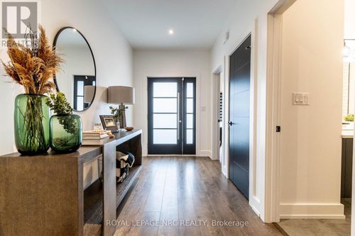 8 Stickles Street, Pelham (Fonthill), ON, L3C3C3 | Card Image
