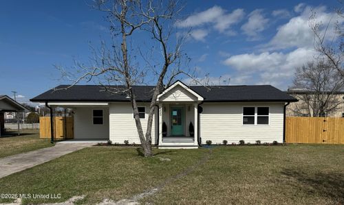 555 Saint John St, Bay Saint Louis, MS, 39520-2706 | Card Image