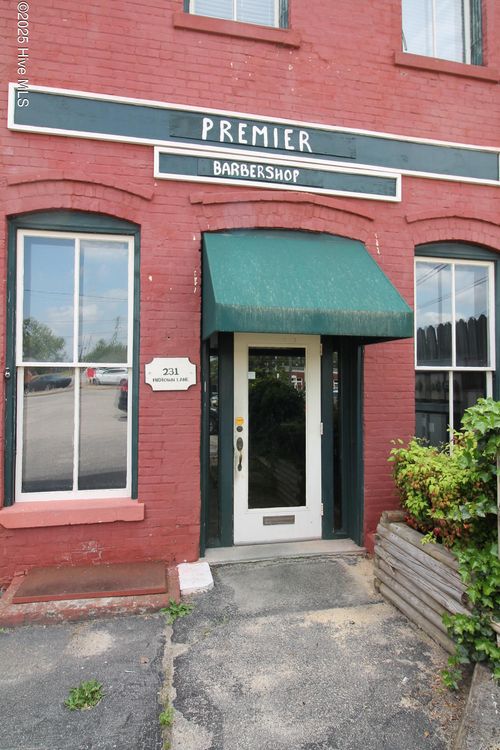 231 Mid Town Ln, Washington, NC, 27889-4984 | Card Image