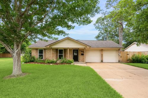 2804 Neches River Dr, Pearland, TX, 77584-1203 | Card Image