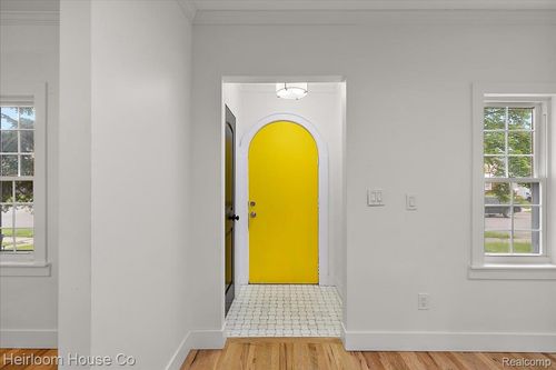16514 Wildemere St, Detroit, MI, 48221-3161 | Card Image