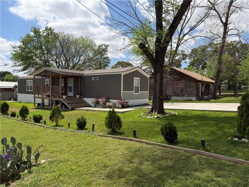 304 E 1st St, Hearne, TX, 77859-2604 | Card Image