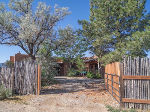 3 Painter Rd, El Prado, NM, 87529-6058 | Card Image