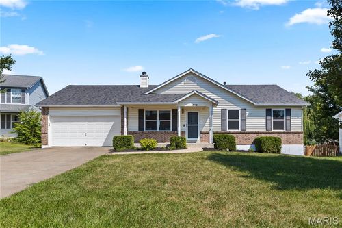 512 Spring Water Dr, Wentzville, MO, 63385-4638 | Card Image