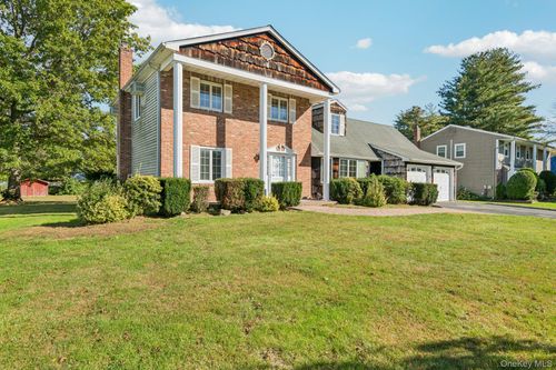 10 Aron Dr, Woodbury, NY, 11797-1011 | Card Image