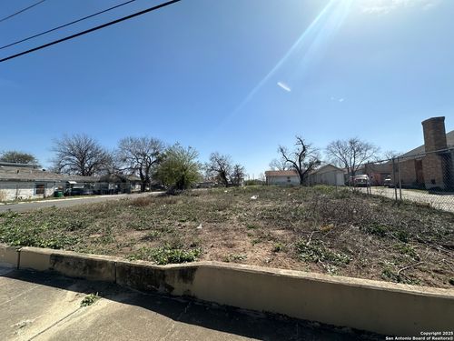 502 King Ave, San Antonio, TX, 78211-3332 | Card Image