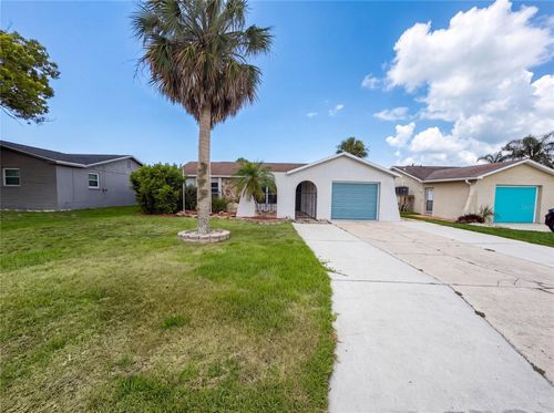7428 Mako Dr, HUDSON, FL, 34667-3967 | Card Image