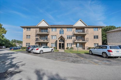 unit-4-5150 Shadow Creek Dr, Oak Forest, IL, 60452-3884 | Card Image