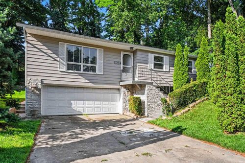 1824 Peachtree Ln, South Bend, IN, 46617-1833 | Card Image