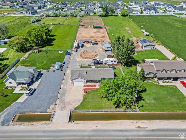 Aerial perspective of suburban area | Image 46