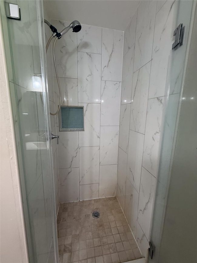 2309 Cedar St, House other with 3 bedrooms, 2 bathrooms and 2 parking in Pearland TX | Image 18