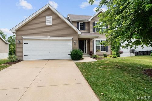 9421 Marbarry Dr, Fairview Heights, IL, 62208-1146 | Card Image