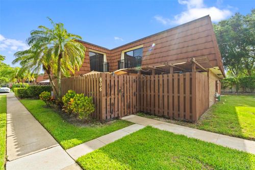 806 Sw 119th Way, Davie, FL, 33325-3824 | Card Image