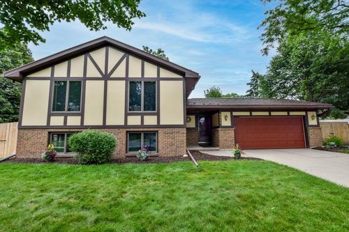 2645 S Norfolk Circle, FITCHBURG, WI, 53719 | Card Image