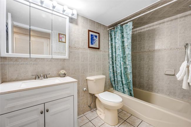 APT-1202 - 1400 S Ocean Dr, Condo with 2 bedrooms, 2 bathrooms and null parking in Hollywood FL | Image 28