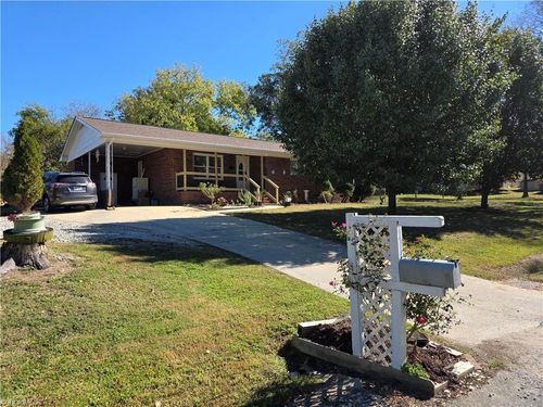 502 6th St, Spencer, NC, 28159-2161 | Card Image