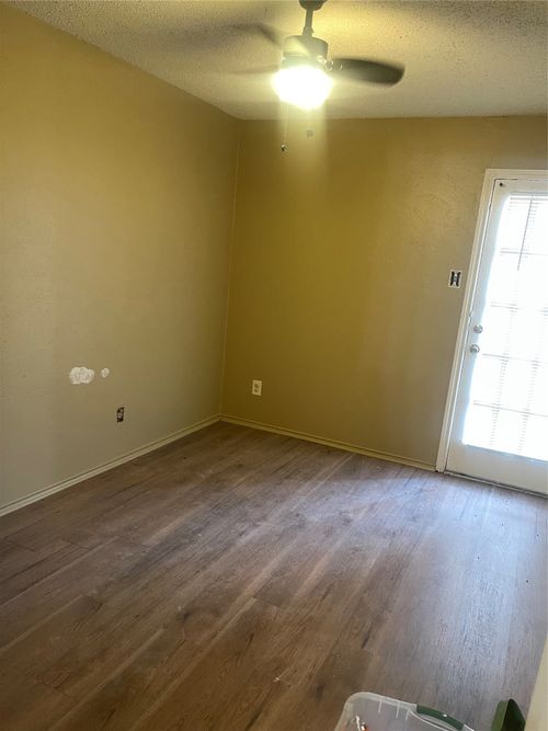 121-9520 Royal Ln, Dallas, TX, 75243-7608 | Card Image