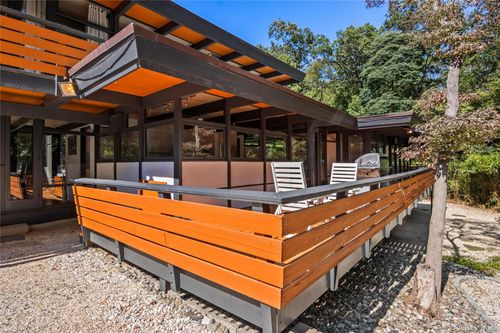 8 Dolphins Rise, Lloyd Harbor, NY, 11743-9734 | Card Image