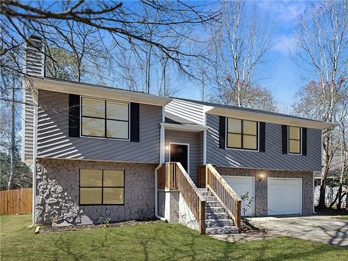 8443 Park Ridge Ln, Riverdale, GA, 30274-4348 | Card Image