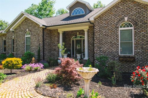 4642 King Crowder Dr, Gastonia, NC, 28052-8765 | Card Image