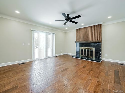 21964 Sunrise Blvd, Novi, MI, 48375-5167 | Card Image