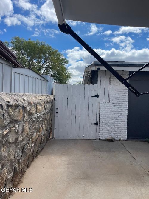 a-10008 Acer Ave, El Paso, TX, 79925-6805 | Card Image