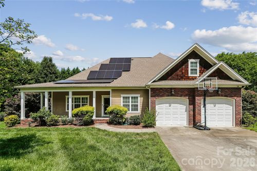 10703 Middle Acres Rd, Charlotte, NC, 28213-3784 | Card Image
