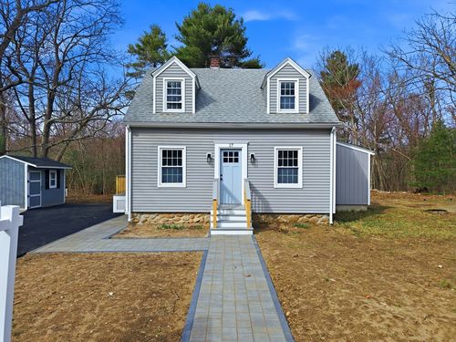 17 Hartford Ave W, Mendon, MA, 01756-1006 | Card Image
