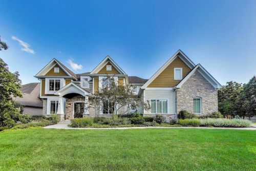 643 Oak Ln, South Elgin, IL, 60177-2201 | Card Image