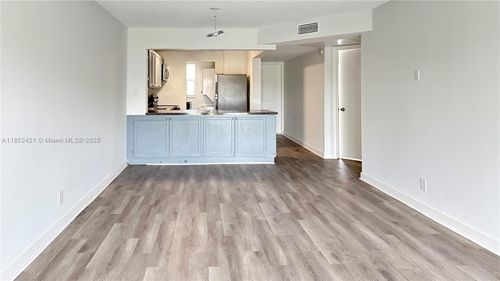 apt-201-8040 Colony Cir N, Tamarac, FL, 33321-8342 | Card Image