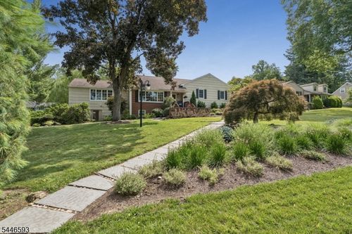 19 Turtle Rd, Morristown, NJ, 07960-6151 | Card Image