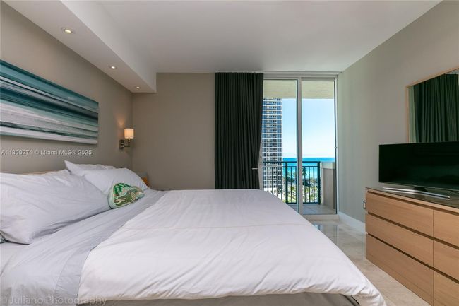 APT-1005 - 17555 Atlantic Blvd, Condo with 2 bedrooms, 2 bathrooms and null parking in Sunny Isles Beach FL | Image 13