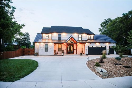 2614 W 44th Ave, Kansas City, KS, 66103-3401 | Card Image