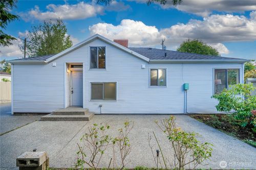 a-10131 3rd Ave Nw, Seattle, WA, 98177-4902 | Card Image