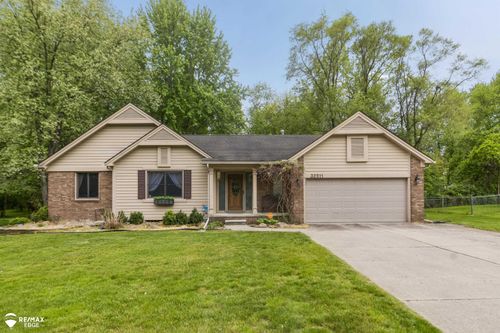 32511 Norfolk St, Livonia, MI, 48152-1309 | Card Image