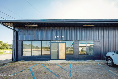 1202 Telephone Rd, Pascagoula, MS, 39567-3225 | Card Image